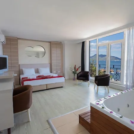 Caprea فندق مرمريس